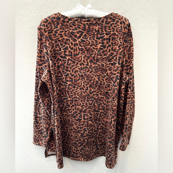 CHICO’S | Brown Animal Print Soft Chic Contemporary Comfy Tunic Top | Large - Picture 5 of 7